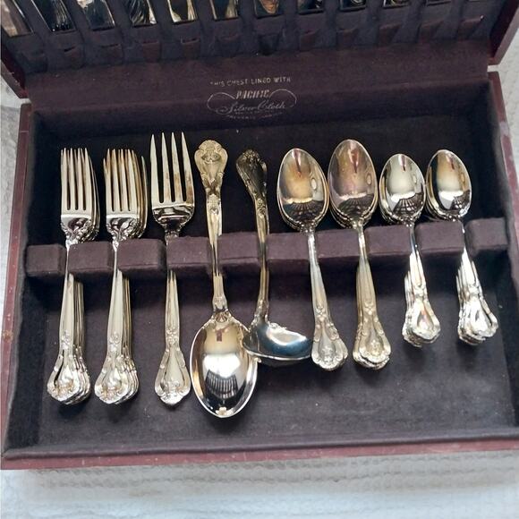 VINTAGE! GOLDWASHED SILVERPLATE GODINGER "GRAND MASTER," SERVICE FOR 12, 51 PCS - Picture 10 of 12